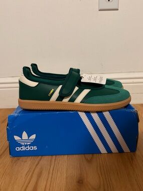adidas Samba Mary Jane Size 10 in Green and White